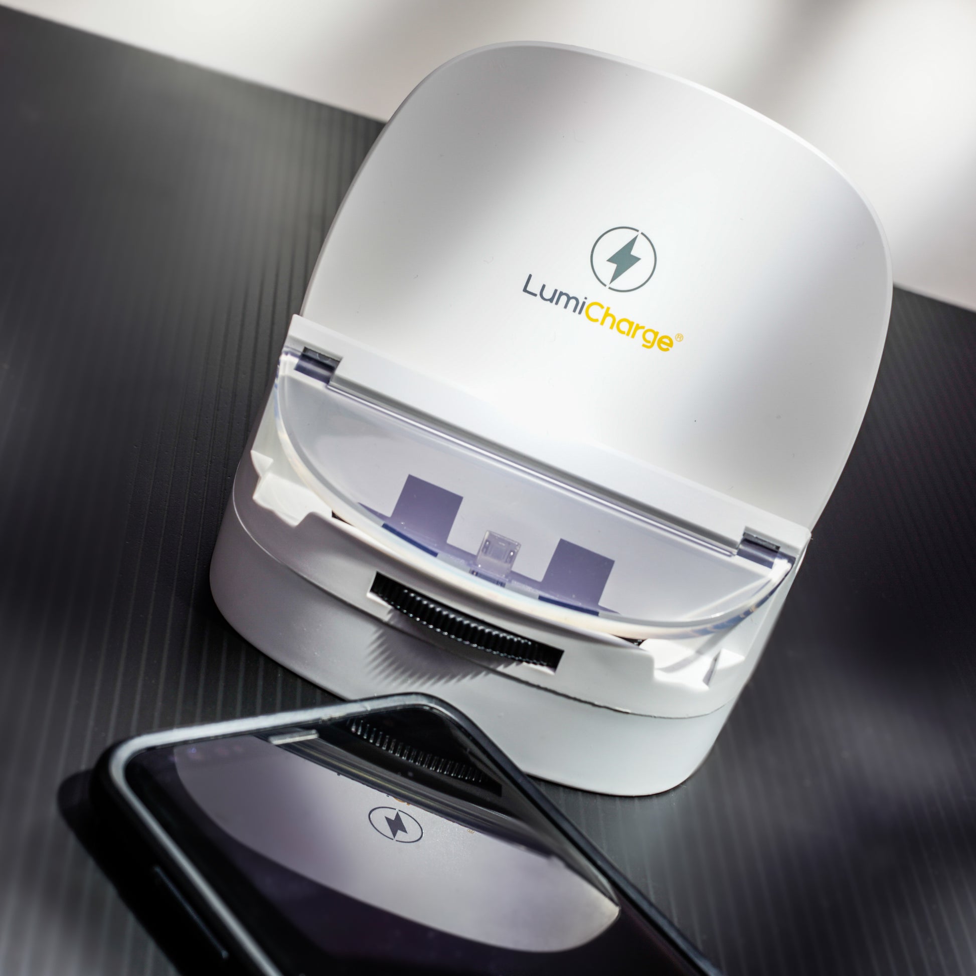 Lumicharge-UD wireless dock charger 